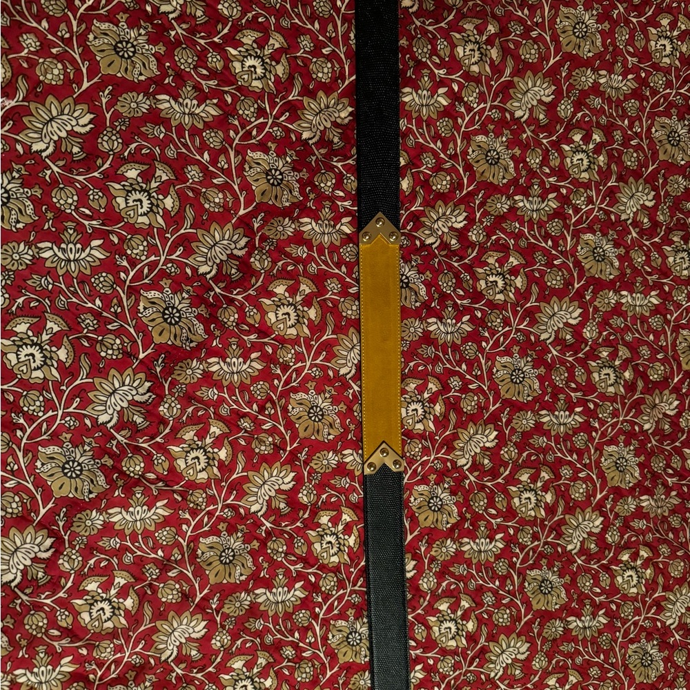 Cabi ornaments belt. Great shape size medium. Fits 30-36 waist.